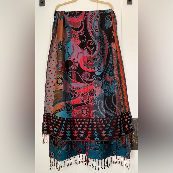 Multi-colored reversible Shawl - Picture 3 of 5